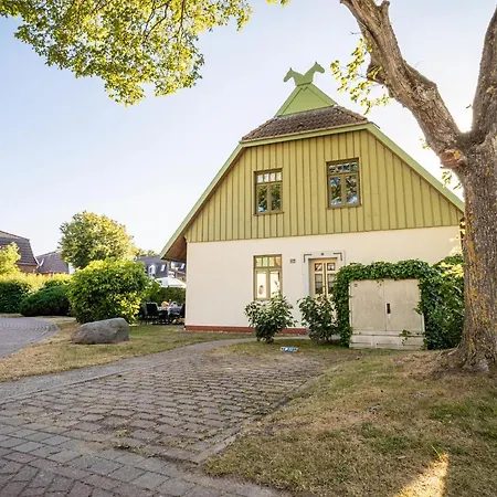 Ferienhaussiedlung Strandperlen Buchenhof 2a * Wustrow (Fischland)